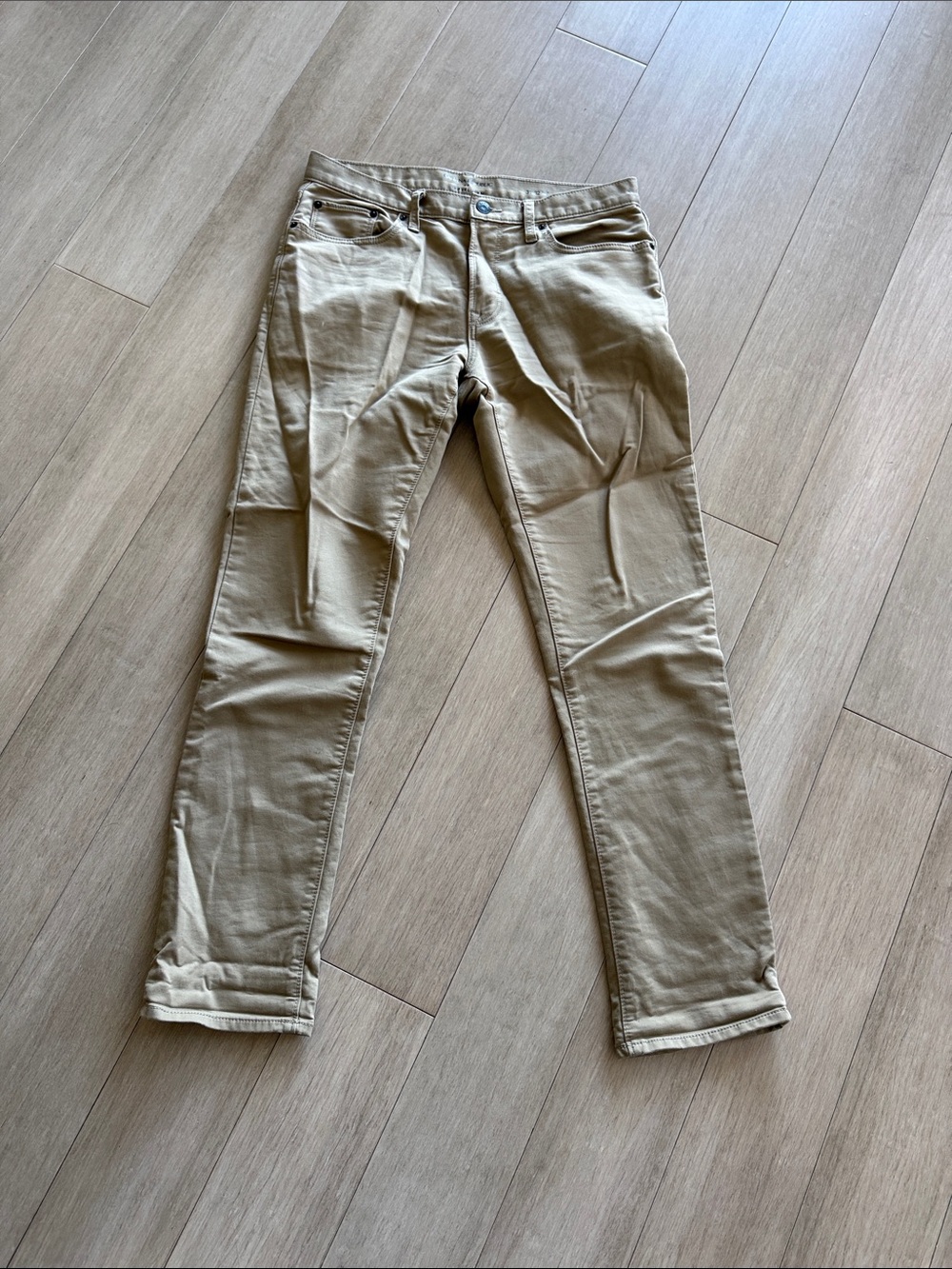 Banana Republic Men’s Chino Pants in Khaki Tan
